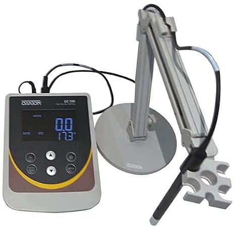 Oakton CON 700 Benchtop Meter with Probe and Stand
